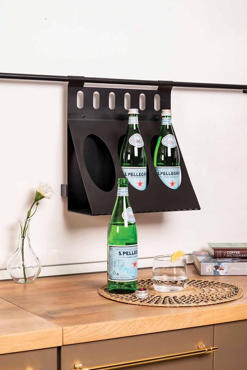 Futura Line Hanging Bottle Holder